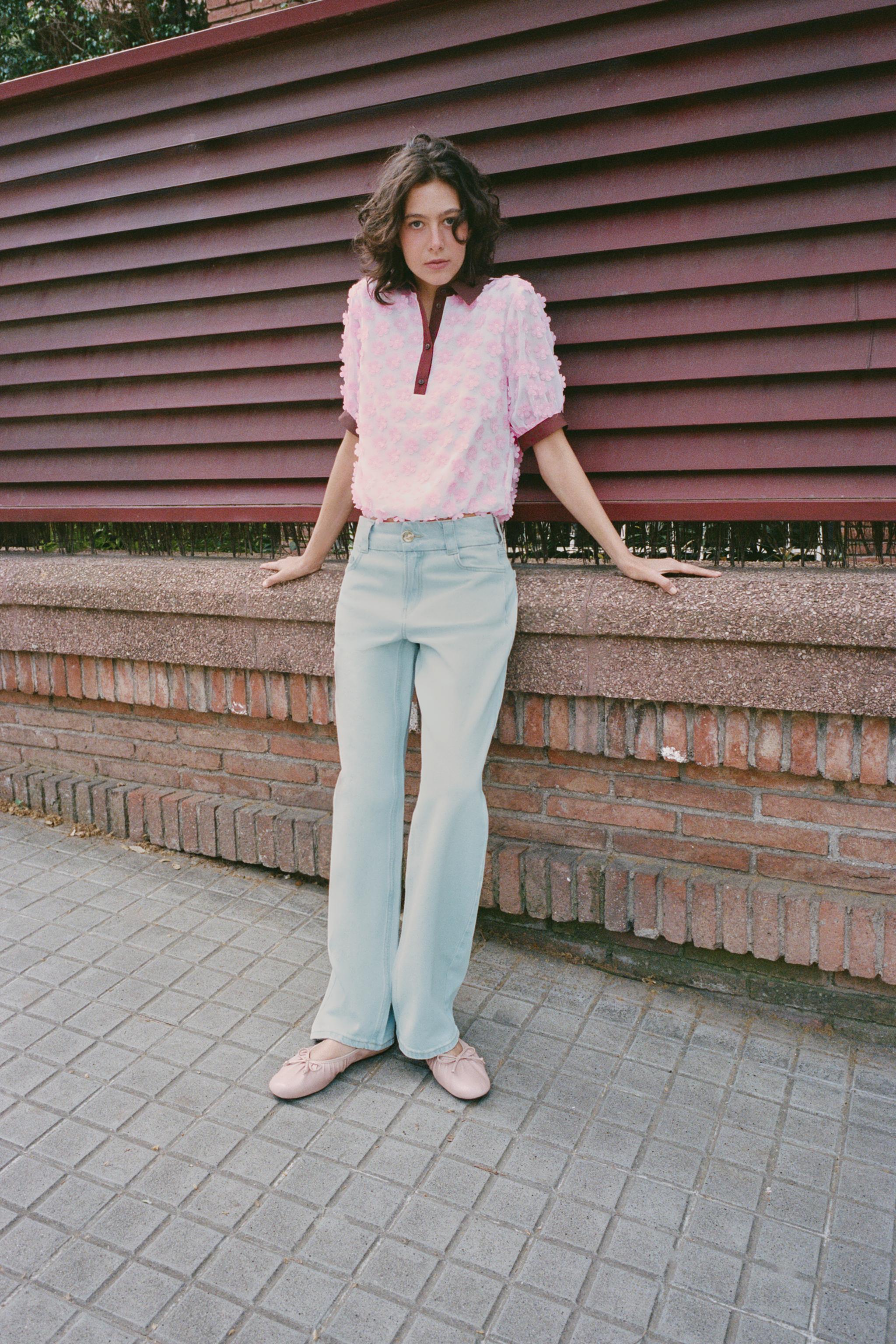 TEXTURED FLORAL BLOUSE